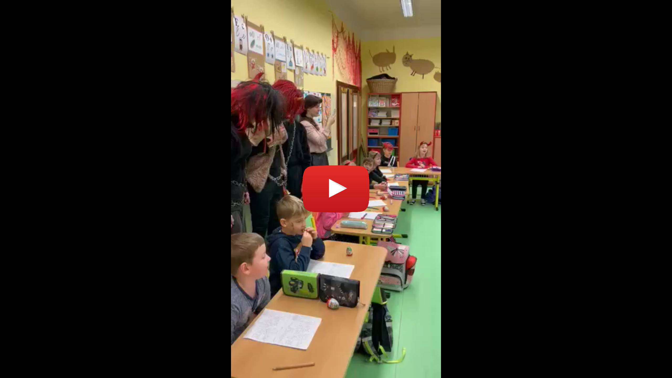 Mikuláš v 1. A - video